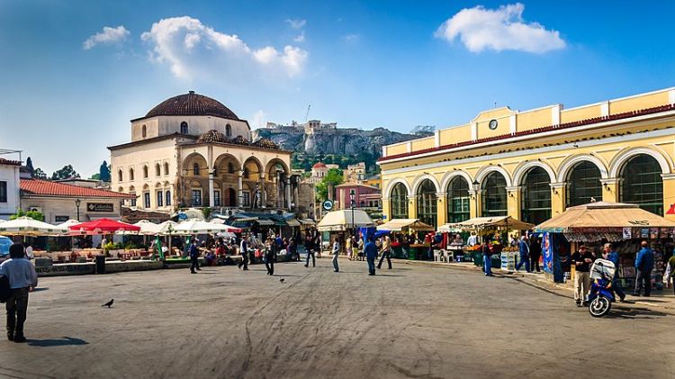 Monastiraki_square_and_station